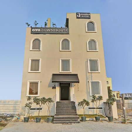 Super Townhouse Amaraa Hotel Near Phoenix Palassio Lucknow Exterior photo